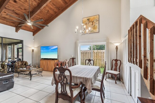 Photo - 11063 Oakdale Rd