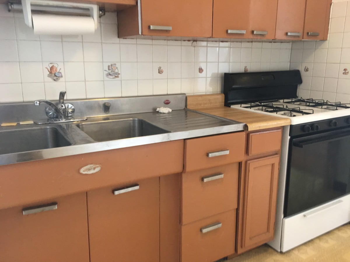 kitchen - 340 Coltart Ave Apartments