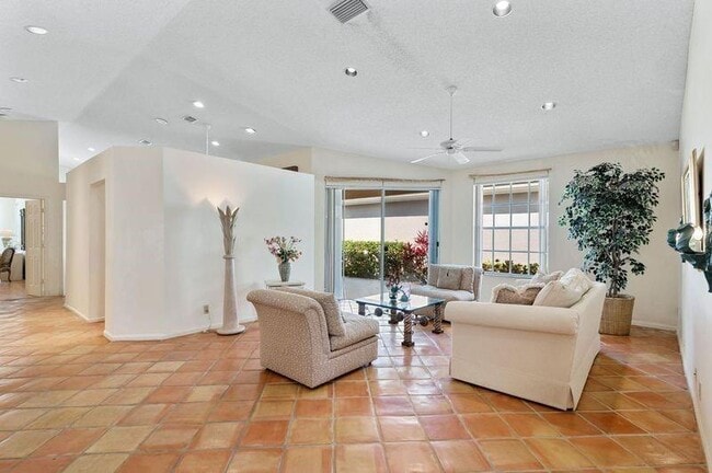 Photo - 8170 Hampton Wood Dr