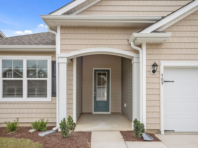 Photo - 3 Bedroom Home in WATERSIDE!