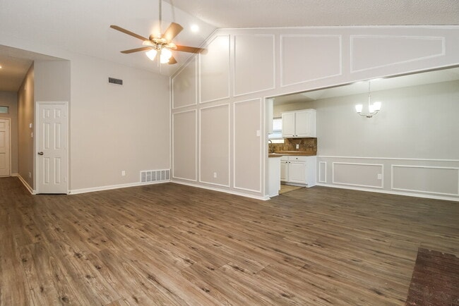Photo - 9004 Willoughby Ct