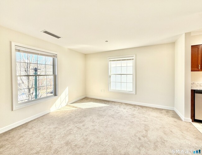37 Fairfield Ave