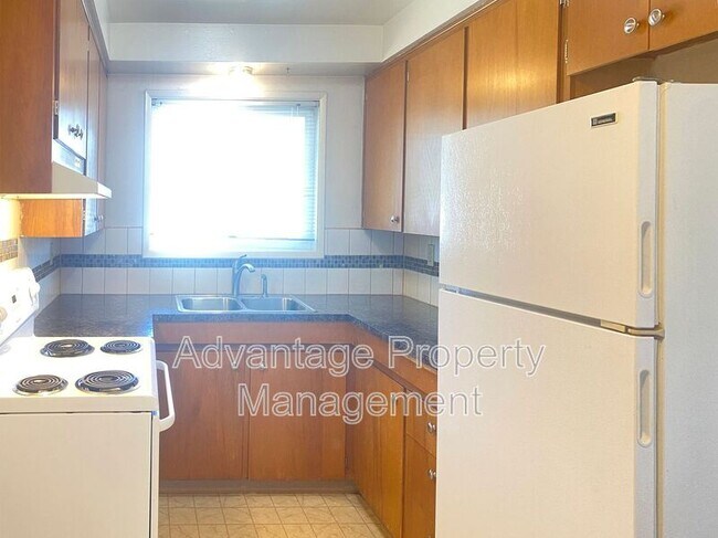 365 Jackson St W