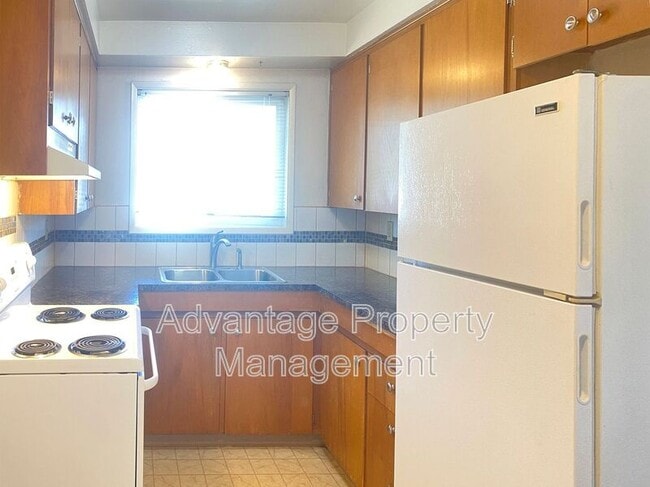 Photo - 365 Jackson St W