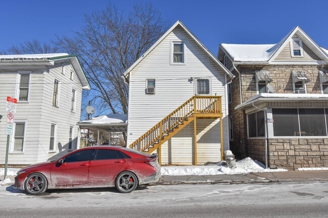 Building Photo - RALL202 Unit 1st Floor