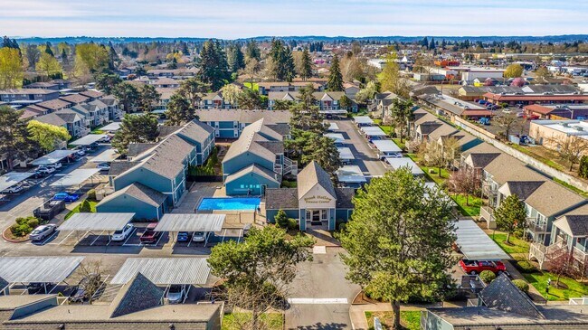 BROOK HOLLOW APARTMENTS
