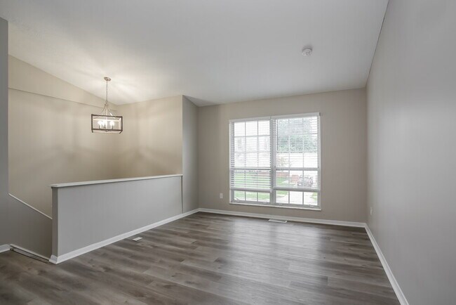 Photo - 4033 Greenery Dr