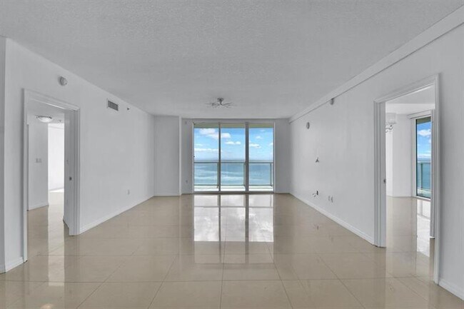 Photo - 16699 Collins Ave Unidad 3402