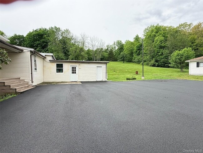 Building Photo - 19 Quartz Ln Unit 2