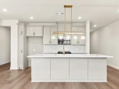 Photo - 729 Tower Rd