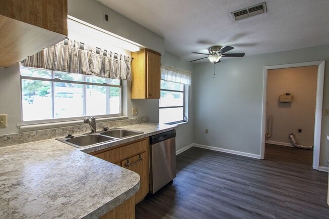 Building Photo - Welcome Home!