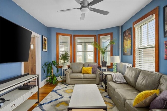 Photo - 209 Third St