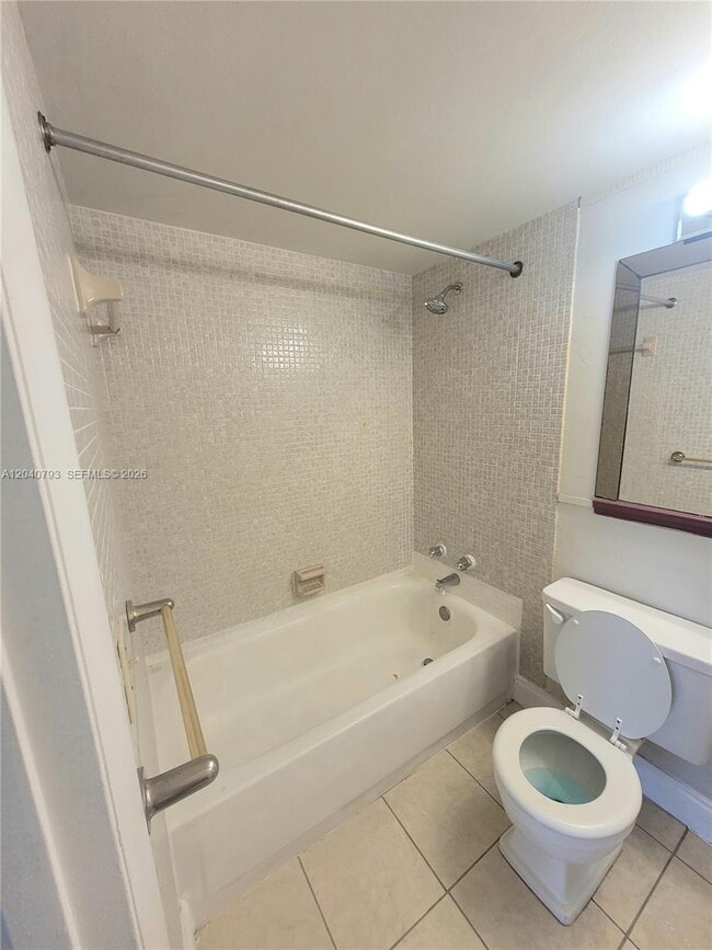 Photo - 2025 NE 164th St Unit 319