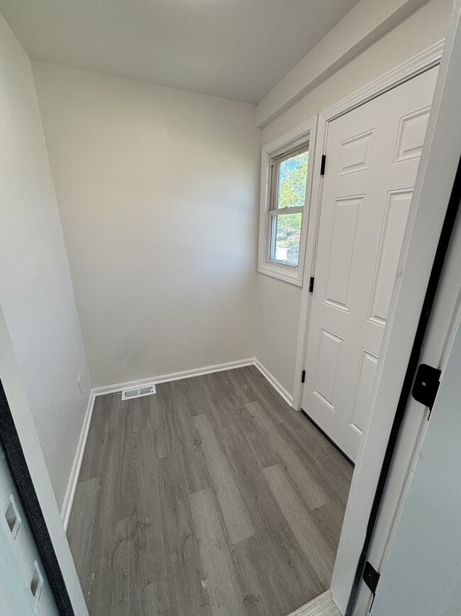 Photo - 1348 Waite St