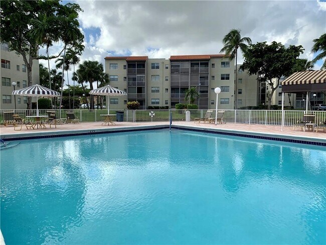 Photo - 1820 N Lauderdale Ave Condo Unit 3201