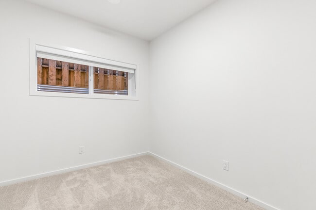 Photo - 16006-16103 103 Ave NW Unit BSMT 16006