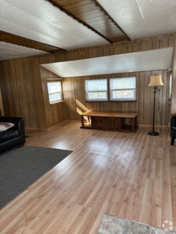 Building Photo - 12 Circle Dr Rental