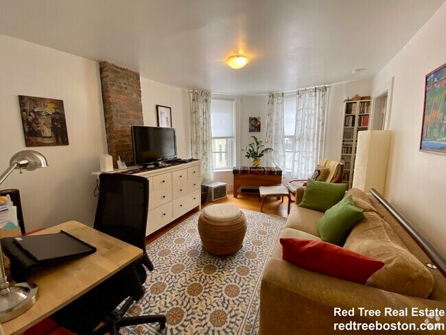 Building Photo - 17 Perry St Unit 3 Rental