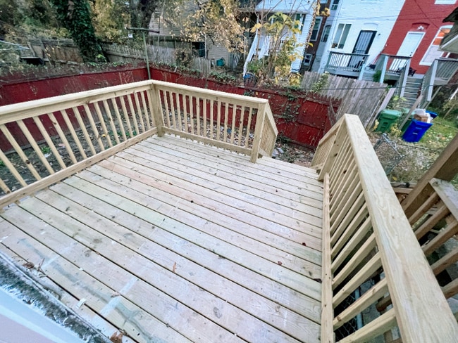 Photo - 720 E 41st St