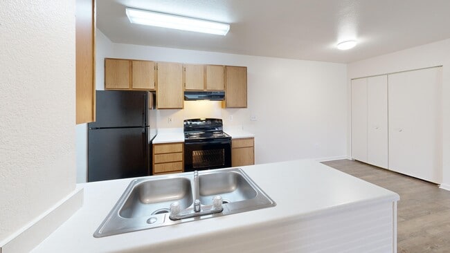 Hestia Kitchen - Lyons Gate Apartments