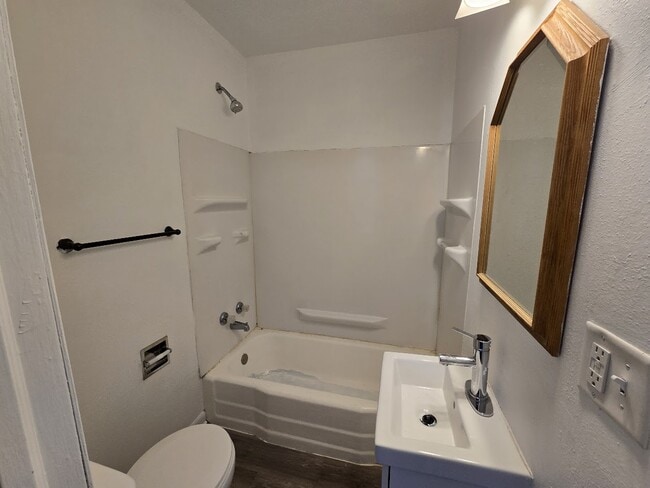 Photo - 1754 Locke Ave