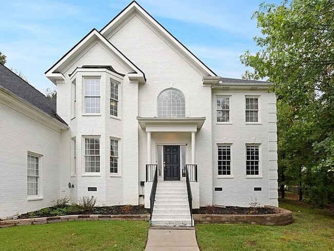 Stunning 5BR Executive Style Home in Brent... - Stunning 5BR Executive Style Home in Brent...