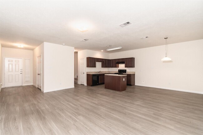3931 Lexington Manor Ct