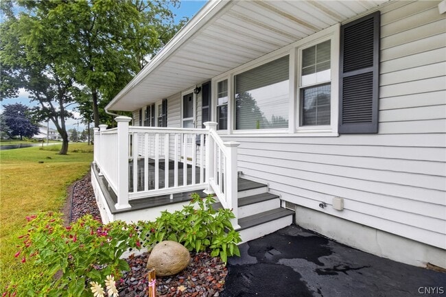 Photo - 118 West St