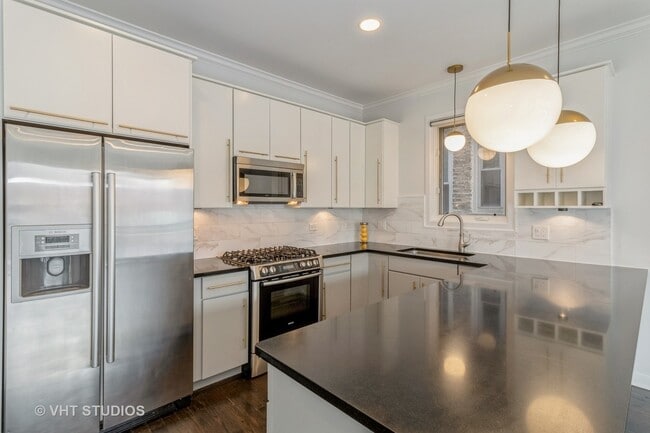 Photo - 1644 W Blackhawk St Unit 1E