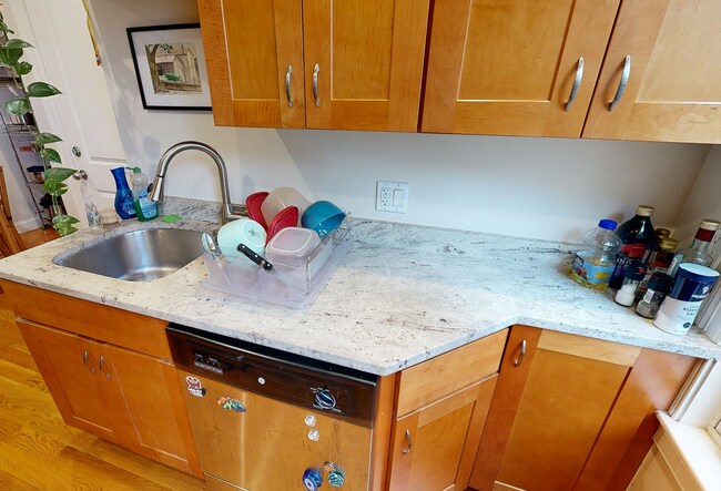 Photo - 2 Marney St Unit 1