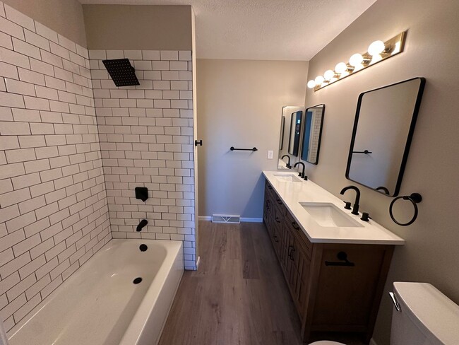 Photo - 6935 Tippecanoe Rd