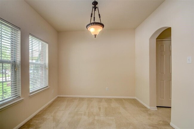Building Photo - 22002 Thorngrove Ln Rental