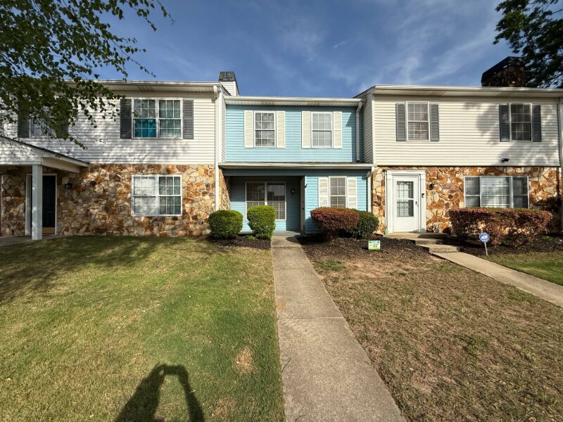 Photo - 131 Shady Tree Dr