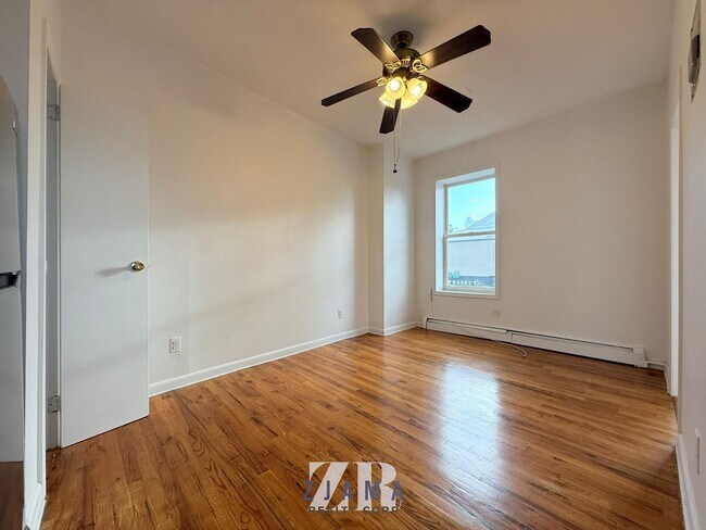 Photo - 396 Prospect Pl Apartamento Unidad 3