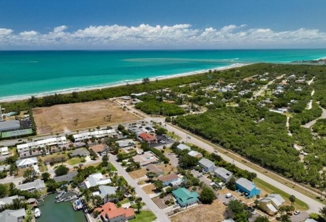 Photo - 1000 Shorewinds Dr
