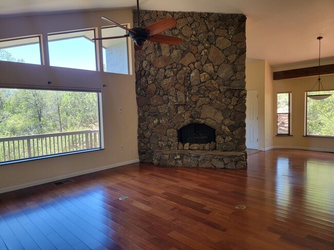Photo - 255 Canyon Dr