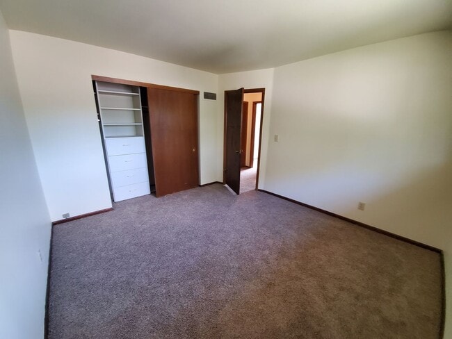 Photo - Spacious 3 Bedrooms 2 Baths Townhome Available