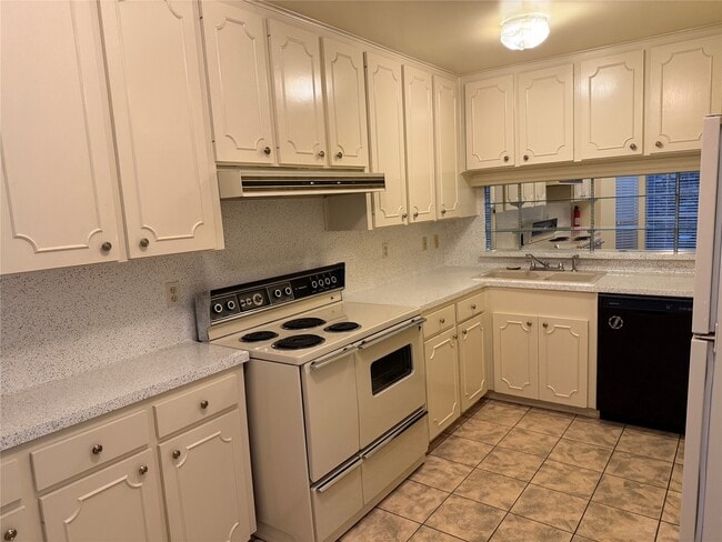 Photo - 7933 Woodway Dr Unidad 6