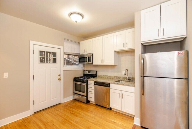 1337 W Touhy Ave Unit 3N