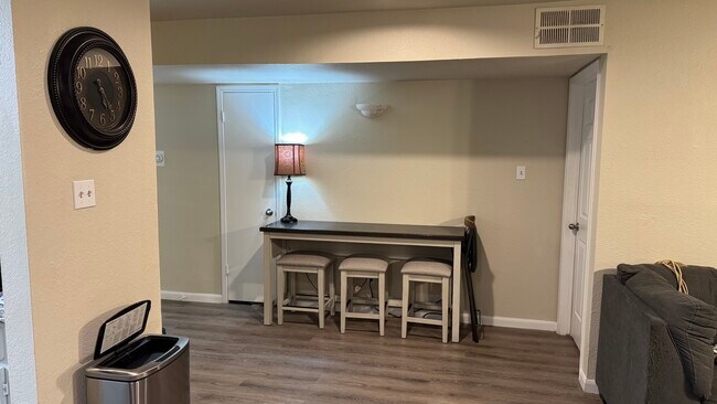 Sala de estar (4) - 356 W Harwood Rd