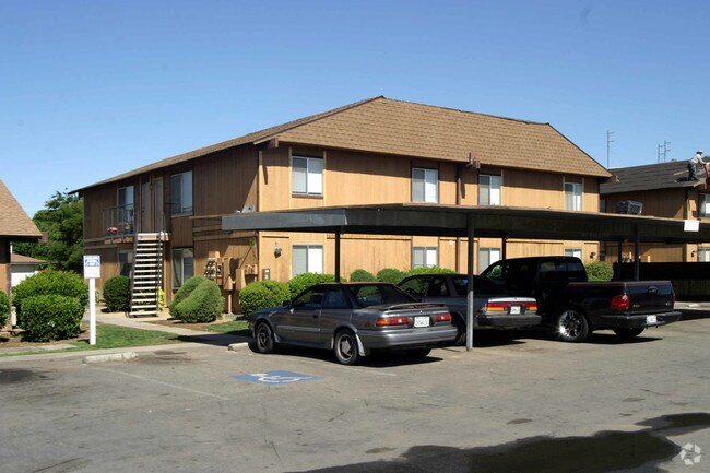 Lakeland Apartments