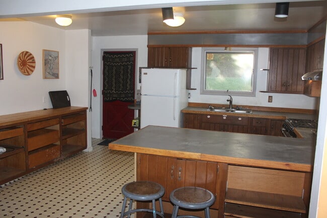 Building Photo - 1574 Coddington Rd Rental