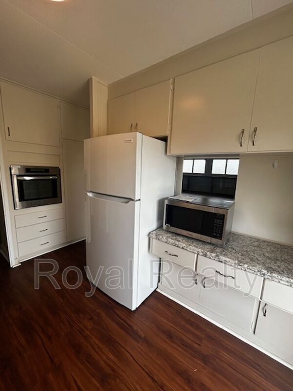 Photo - 1380 Uila St