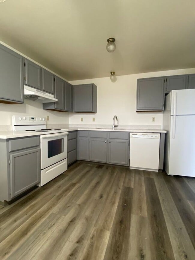 Photo - Updated Two Bedroom unit off Orchard Street, In Tacoma!