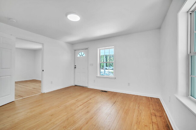 Photo - Charming 3-Bedroom Home in Serene Setting ...