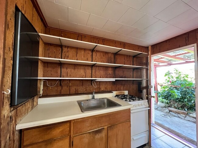 Photo - Unique One Bedroom Downstairs Apartment in Downtown Morro Bay - 218 1/2 Dunes-A