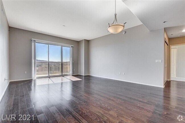 Building Photo - 8255 S Las Vegas Blvd Rental