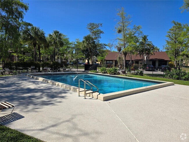Building Photo - 605 NW 47th St Rental