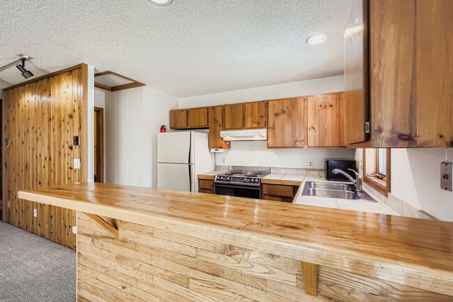 Photo - 345 N Chipmunk Cir