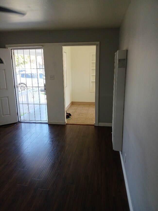 Photo - Cute Duplex off of Stockton Blvd